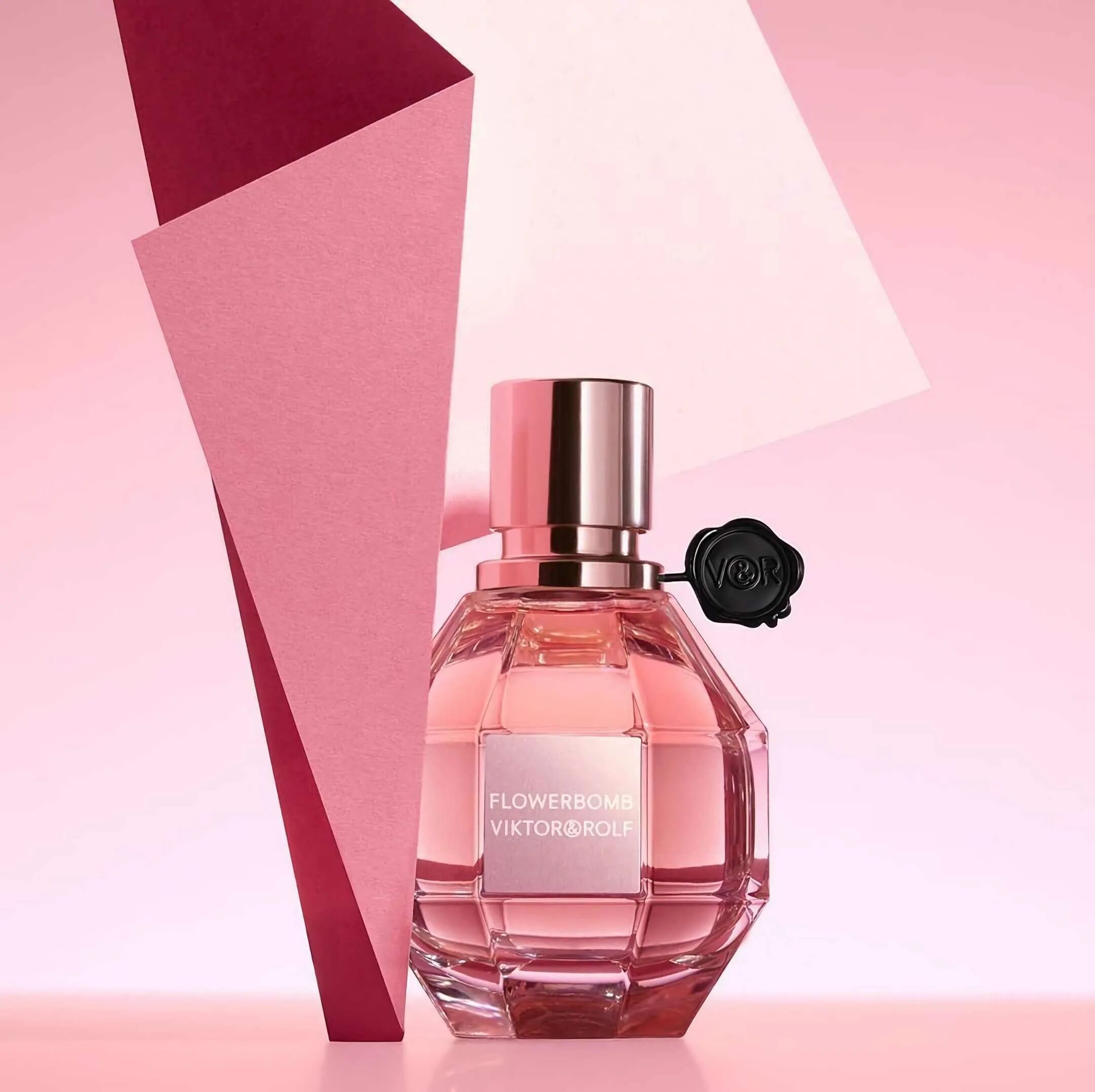 Топ популярных духов. Viktor Rolf Flowerbomb. Парфюм Flowerbomb Viktor Rolf. Viktor Rolf-Flowerbomb-2005. Viktor & Rolf Flowerbomb,EDP.