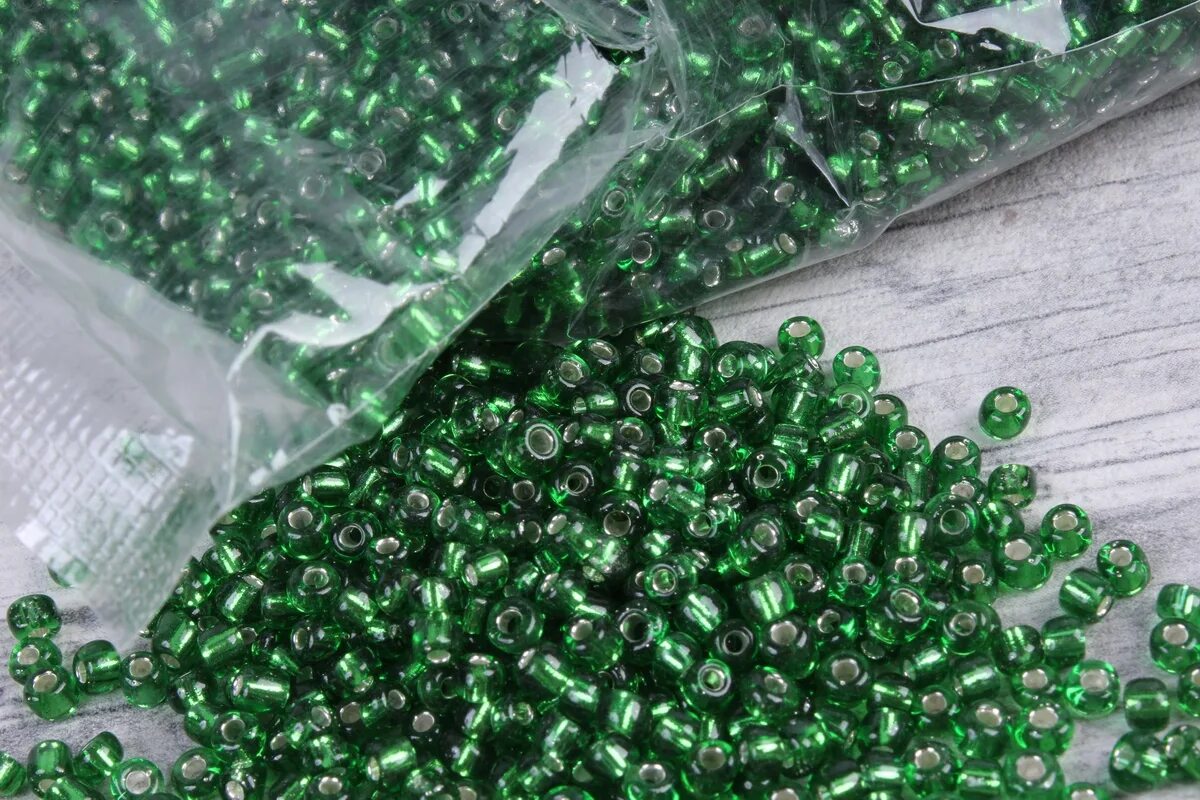 Продается бисер. Бисер 46088. Toho 49f. Бисера продается. Бисер чехия 960909.