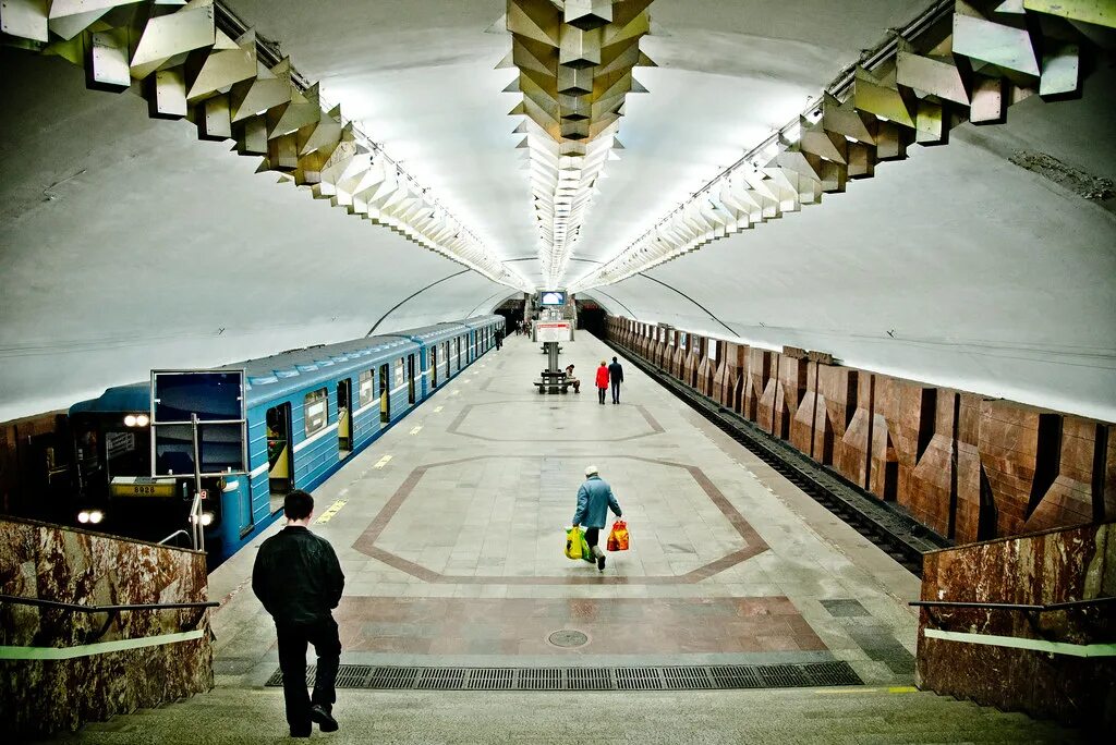В День города Новосибирский метрополитен будет работать на час дольше - МК Новос