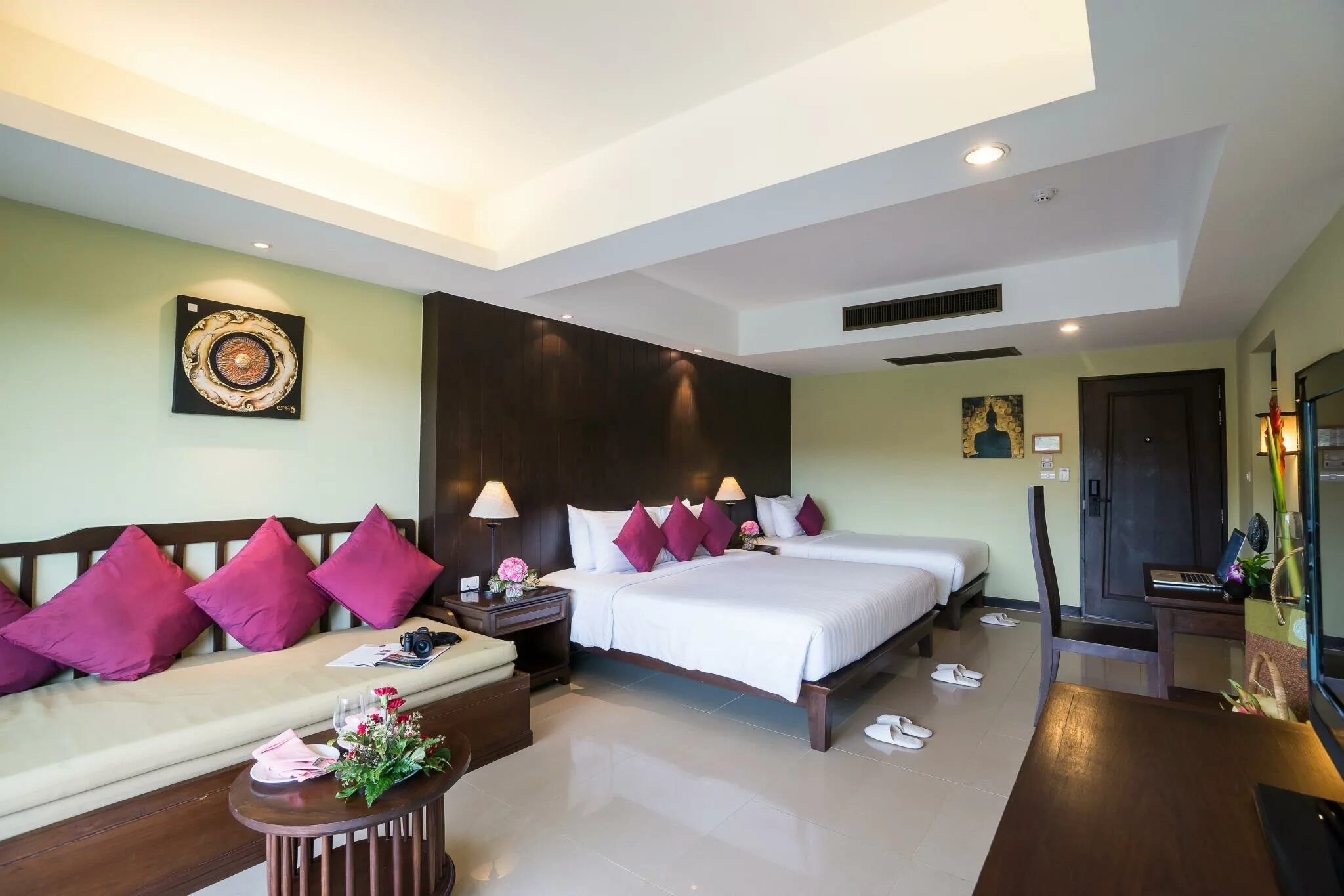 отель phuket emerald beach resort