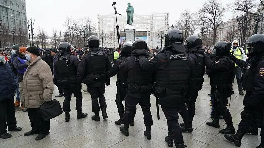 Протесты в Москве 23 января 2021. Митинг 23 января Пушкинская площадь. Правоохранители на несанкционированном митинге. Московское нападение