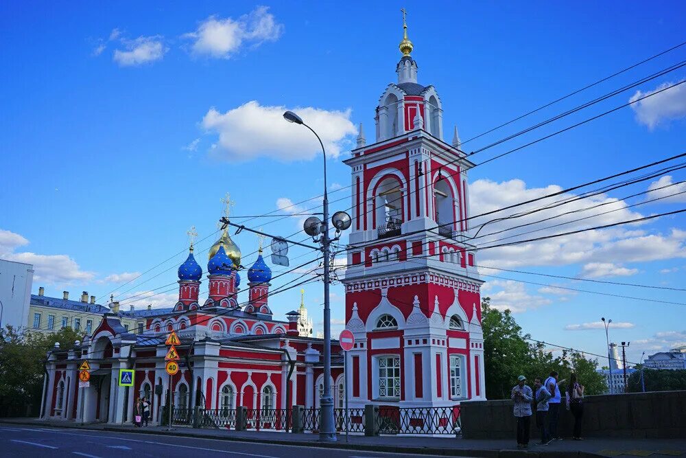 Варварка спа. Храм на Варварке. Церковь Георгия Победоносца на Псковской горе. Церковь Георгия Победоносца на Варварке внутри. Колокольня на Варварке.