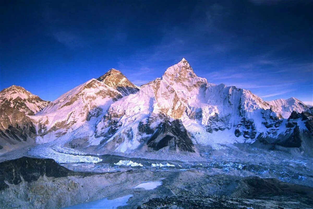 Mount everest is high in the world. Гималаи Эверест Джомолунгма. Гора Эверест (Джомолунгма). Гималаи. «Сагарматха» = Эверест = Джомолунгма). Джомолунгма (Гималаи) - 8848.