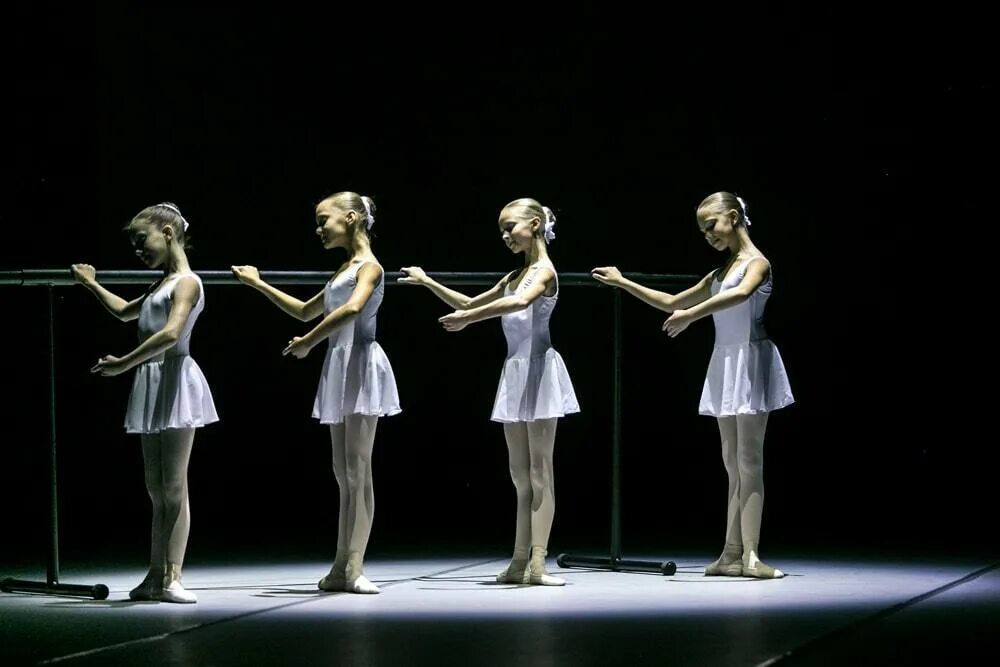 Класс концерт балет. Class concert. Каблучок ансамбль танцевальный  кременкуль. Класс концерт по народному танцу. Class concert.