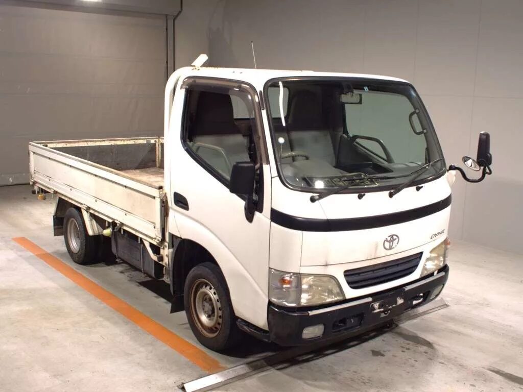 Тойота dyna 2003. Toyota dyna 2000 год. Toyota dyna 2002 года. Toyota dyna 2002 характеристики. Тойота дюна 2002.
