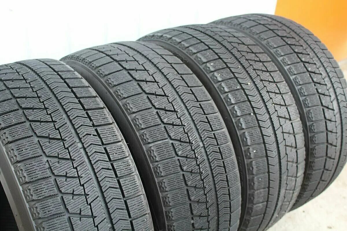 Шины r16 60 б у. Bridgestone vrx2. Бриджстоун близак VRX. Bridgestone Blizzak VRX 205/55 r16 91s. Bridgestone Blizzak r17 VRX.