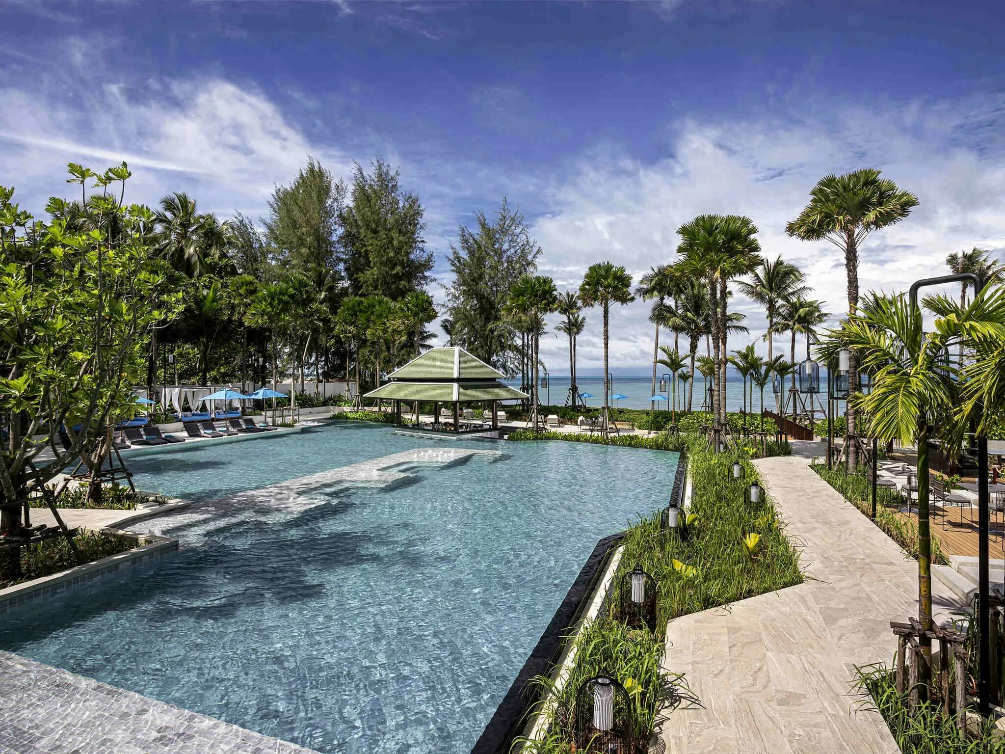 Отель grand mercure в кхао лаке. Grand mercure khao lak bangsak 5. Као лак тайланд. Отели као лак. Ле меридиан као лак.