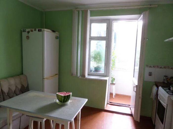 Санаторий жемчужина шмаковка. Приморский крым советская улица 32. Квартиры пгт приморский. Клин улица мечникова дом 7. Приморский дворик феодосия.