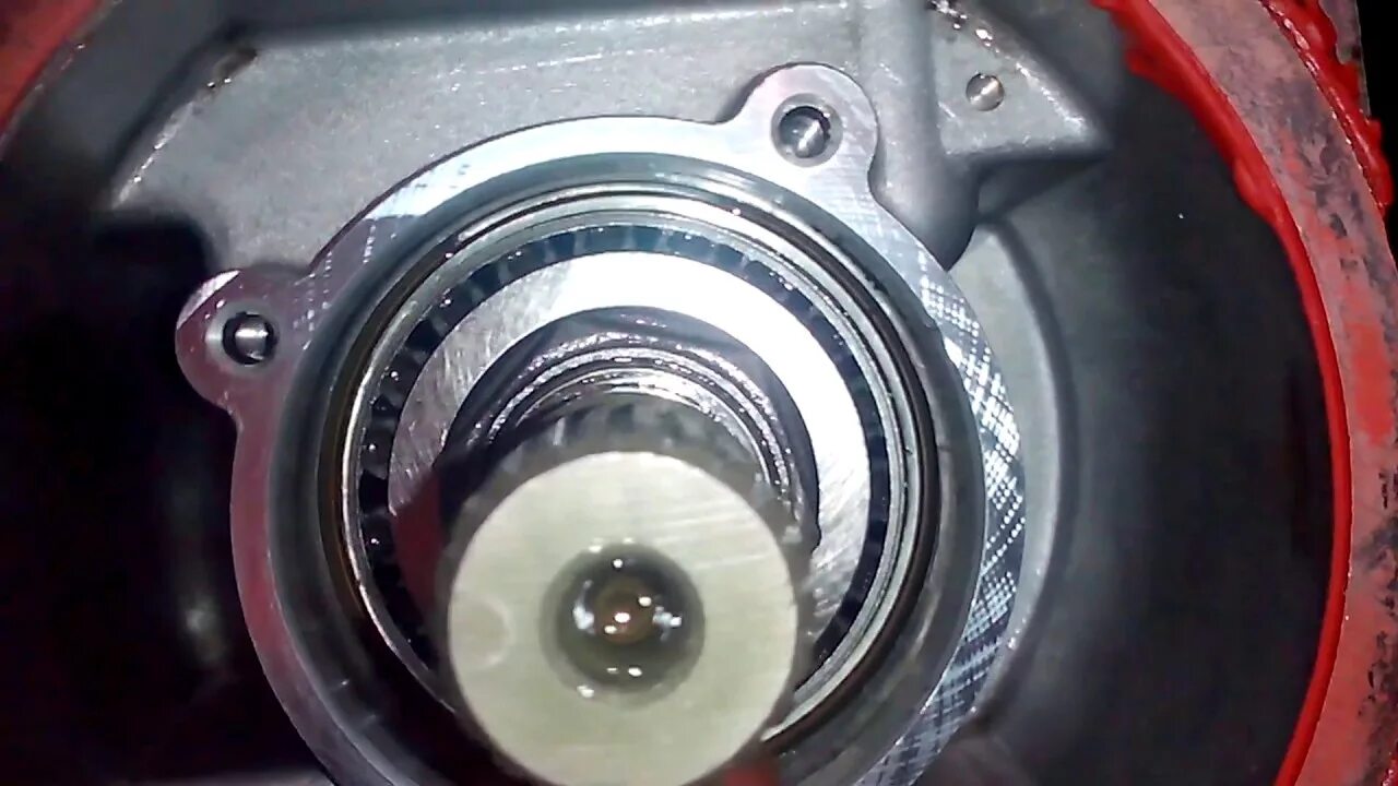 Хвостовик переднего редуктора рав 4. Замена сальника редуктора рав 4. Сальник переднего углового редуктора тойота рав 4. Сальники заднего редуктора рав 4. Замена сальника хвостовика заднего редуктора тойота рав 4.