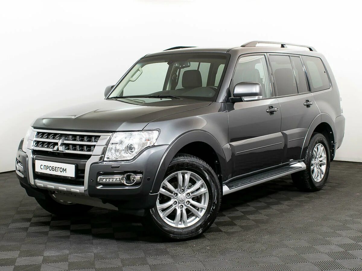 Mitsubishi pajero 2015