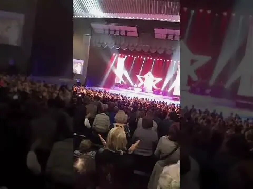 Концерт в честь дня защитника отечества. Бкз октябрьский концерт. Концерты в бкз октябрьский в 2022. 23 февраля бкз октябрьский концерт. Концерт бутусова бкз октябрьский 2013 год.