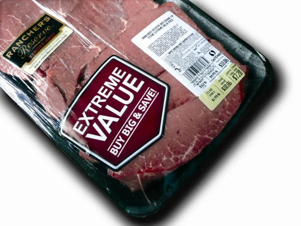 Этикетка мясо. Этикетки для мясной продукции. Мясо в упаковке. Наклейки для мясной продукции.