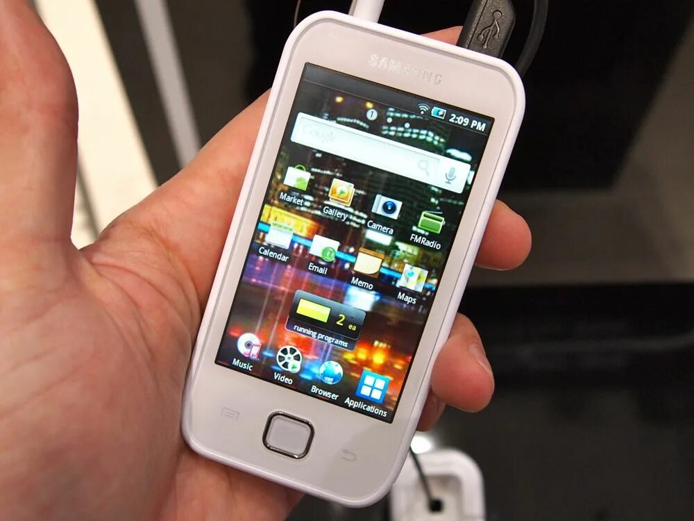 Маленький экран. Samsung galaxy player. samsung player 50. плеер samsung galaxy player 50 16gb. самсунг 3 маленький экран.