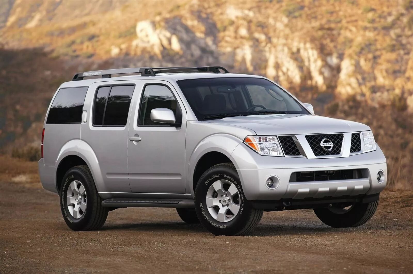 Купить б/у Nissan Pathfinder III Рестайлинг 2.5d AT (190 л.с.) 4WD дизель автома