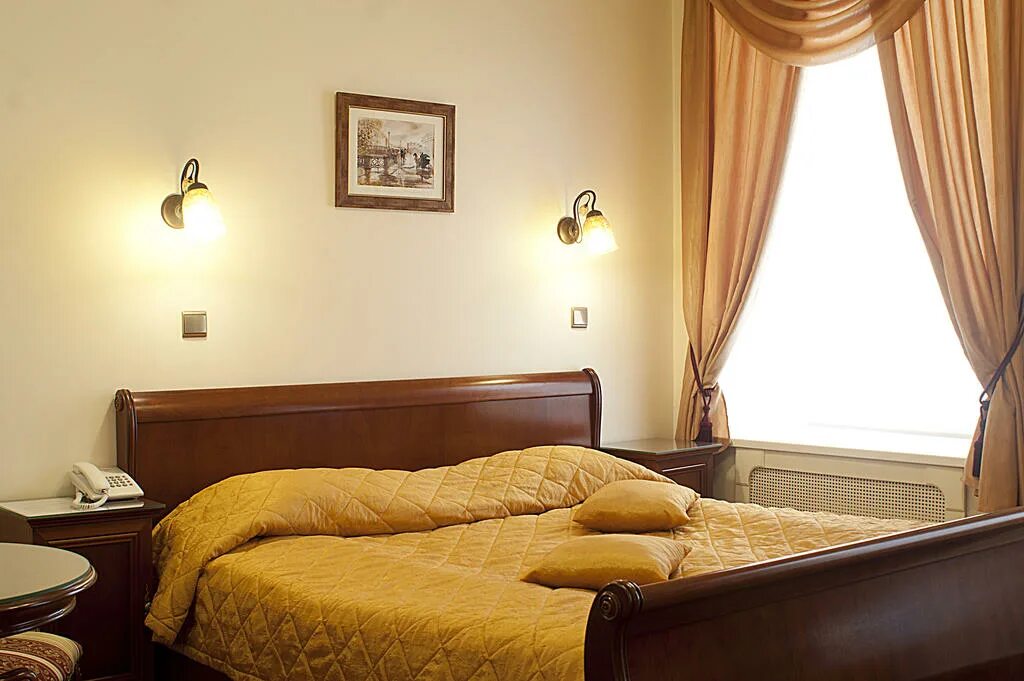 Отель санкт петербург на часы. Отель невский маяк. Отель васильевский санкт-петербург. Невский проспект, 106н,. Галунов отель фото.