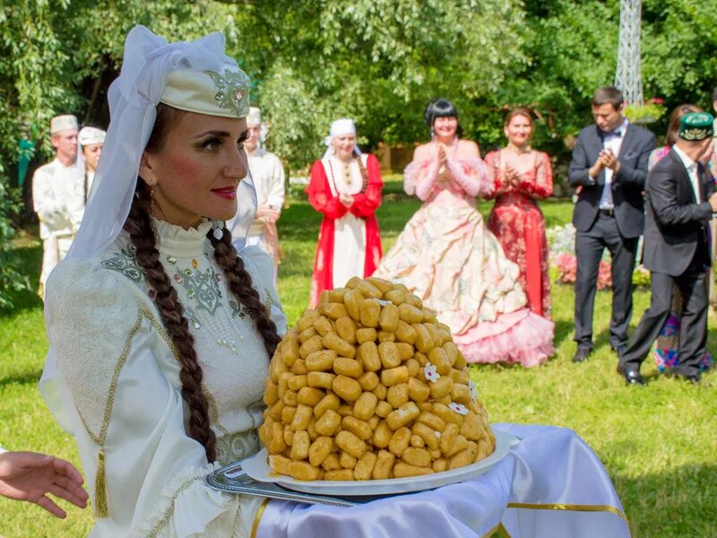 Чак Чак на свадьбу. Сабантуй Чак Чак. Татарские традиции. Татарские национальные праздники и традиции. Какие бывают татарские