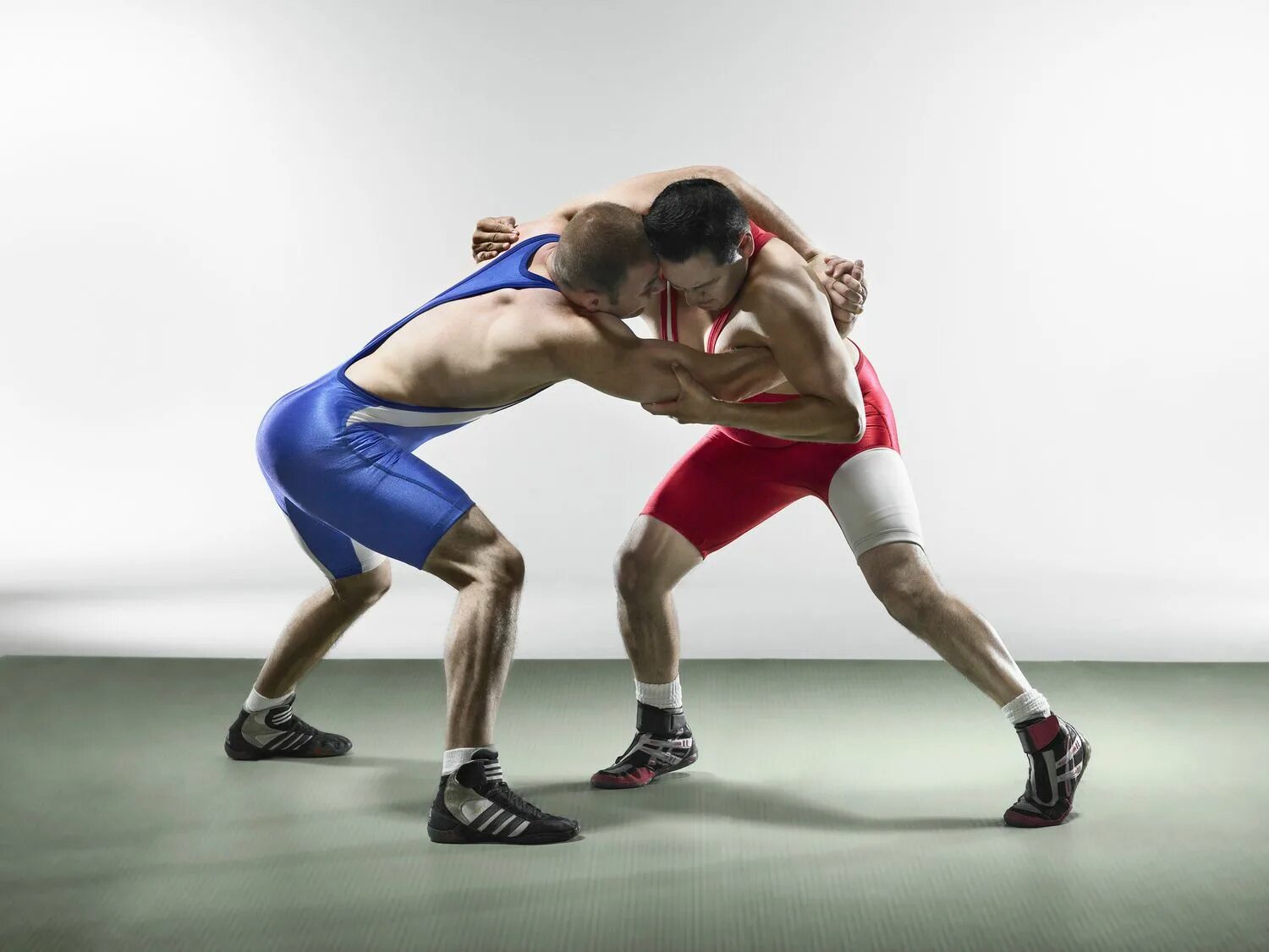 College wrestling. Wrestling spladle. Борец сидит. Ncaa wrestling rochester. Смешанная борьба мужчины с женщиной.