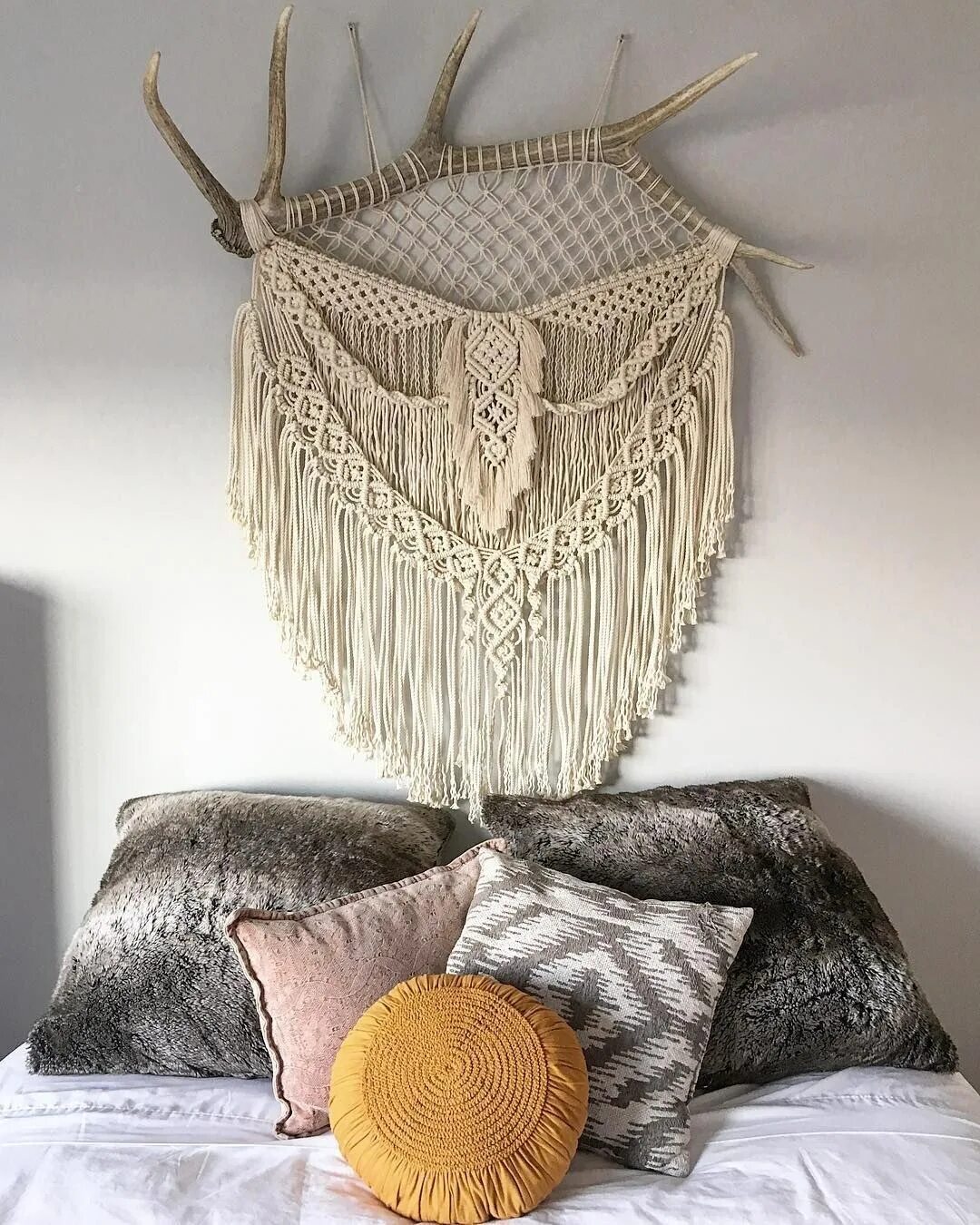 Лавина бохо кнопка смыва. Большое панно макраме. Макраме украшения интерьера. Макраме настенное панно. Макраме календарница.