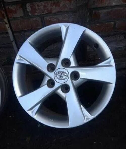 Диски сверловка королла. Диски toyota cms 829/1. Диски тойота королла филдер r16. Шины диски для toyota corolla 2014 год. Диски сверловка королла.