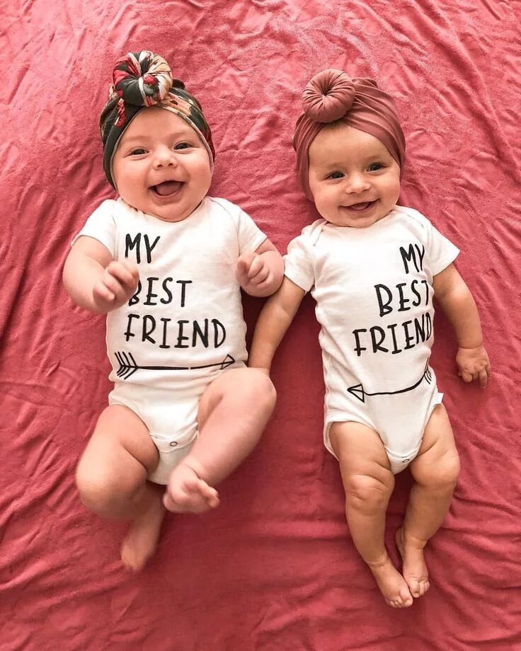 My friends baby. Френд бейби. дети близнецы смеются. картинки самые лучшие друзья. friend_baby инстаграм.