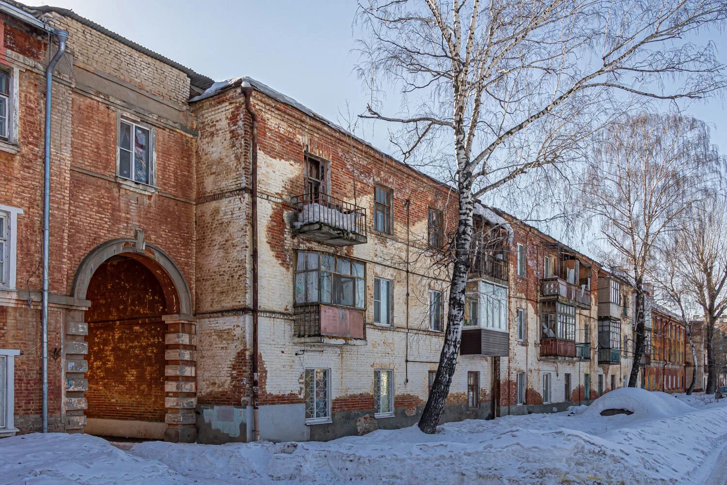 Улица адмиралтейская астрахань. Адмиралтейская 43 г. Адмиралтейская 31. Вознесенская 31. Улица адмиралтейская 35 астрахань.
