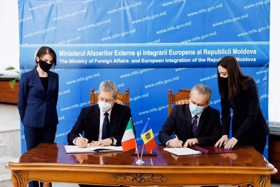 Moldavian pupil. Лицей аристотель кишинев. Куррикулум раннего образования молдова. Institute of international trade and law. Mec gov.