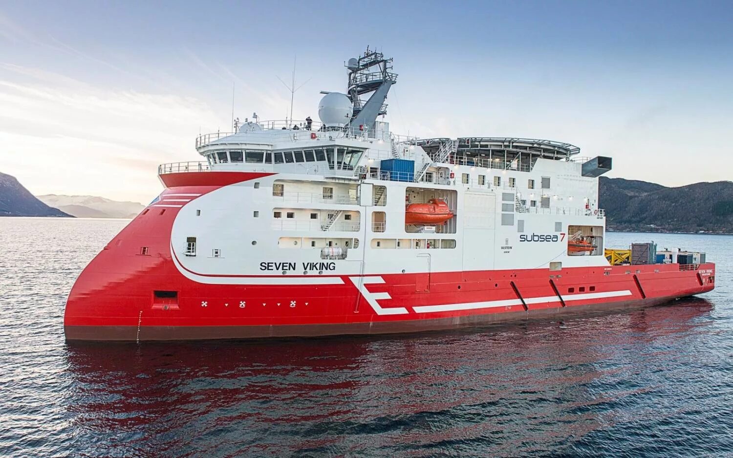 Снабжение морских судов. Seven viking судно. Судно тылового обеспечения эльбрус. Суда снабжения. Судно тылового обеспечения эльбрус пр 23120.