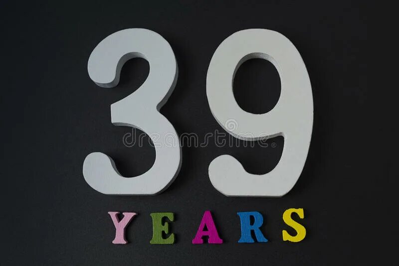 29 и 39 лет. 39 лет цифры. тридцать девять лет. 39 (число). 38 лет цифры.