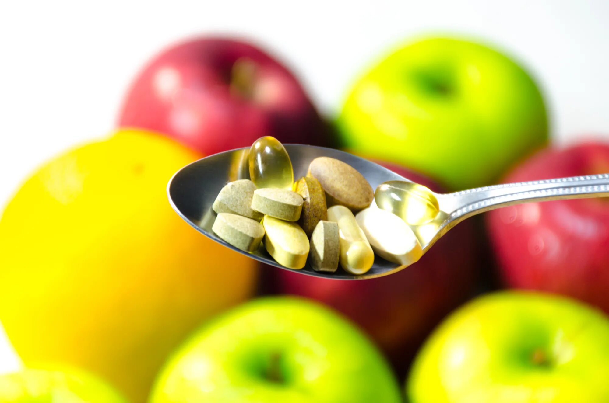 Much vitamins. Витамины. Пищевые и биологически активные добавки. Витамины таблетки и фрукты. Витамины фото.