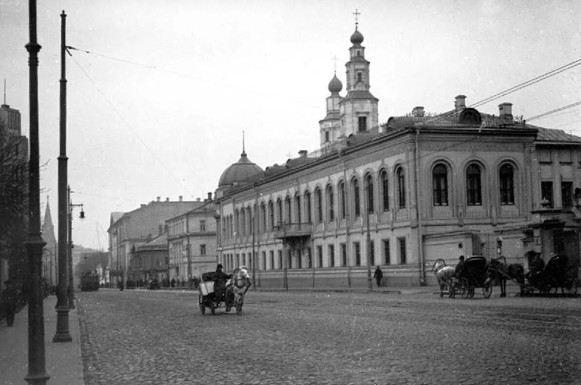 Московский архив телефон. Крестовоздвиженский монастырь Москва улица Воздвиженка. Храм Воздвижения Креста Господня на Воздвиженке. , Церковь Воздвижения на Воздвиженке.