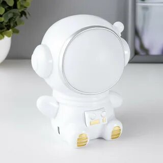 Ночник космонавт