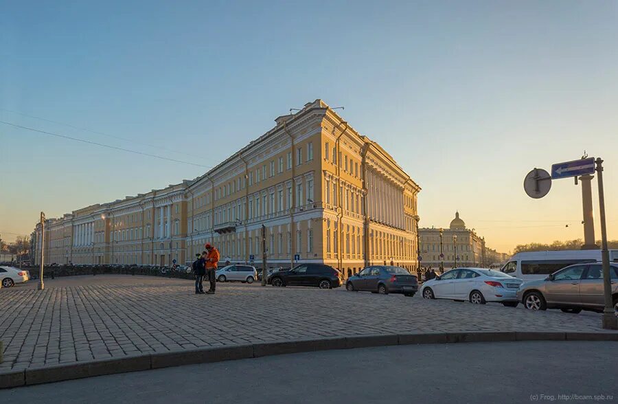 Камера дворцовая площадь. Главный штаб дворцовая площадь. здание главного штаба дворцовая площадь. &quot;дом-стена&quot; главного штаба. фасад главного штаба на дворцовой.
