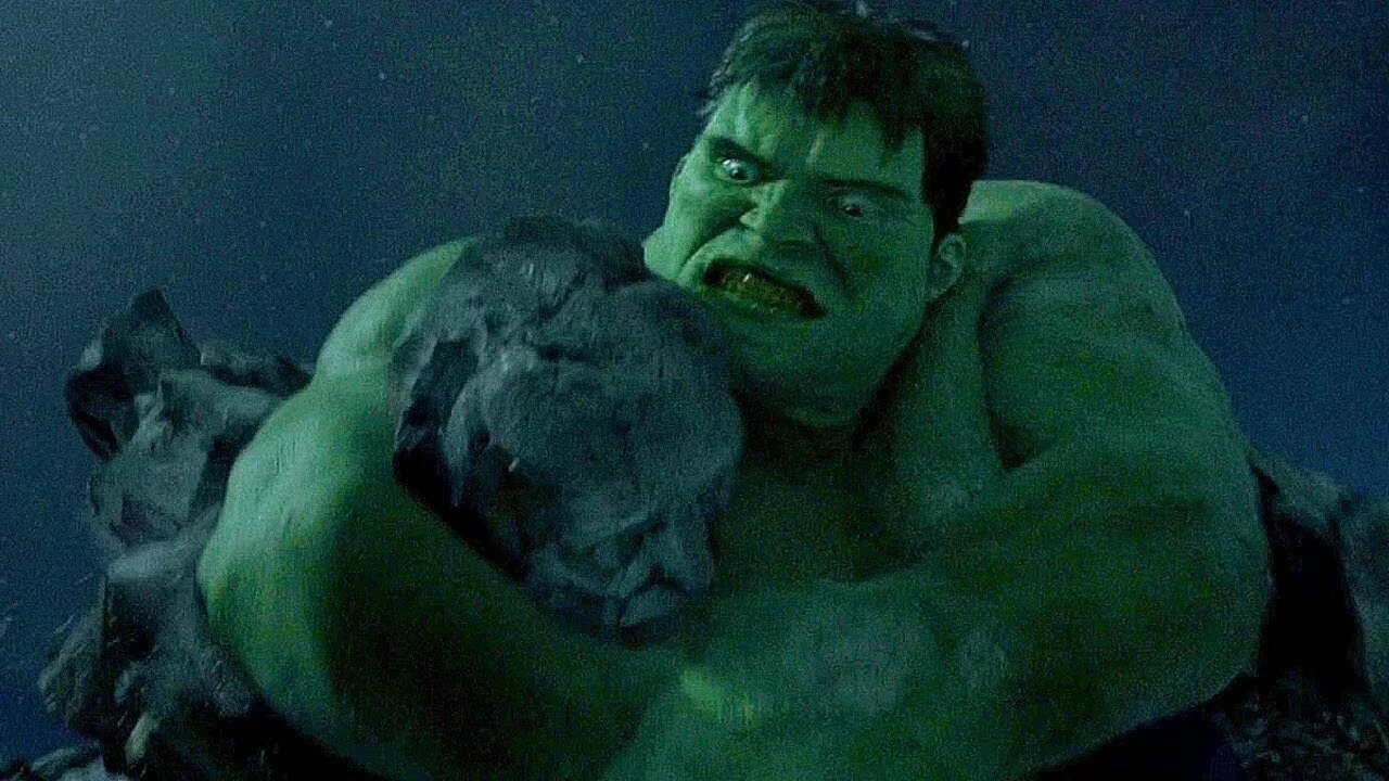 Халк 1 часть. Hulk vs absorbing man 2003. Невероятный Халк 2003. Халк 2003 отец Брюса.