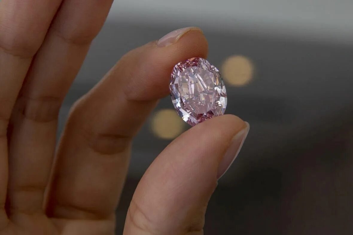 Montage diamante rosa. Алмаз 150 карат.