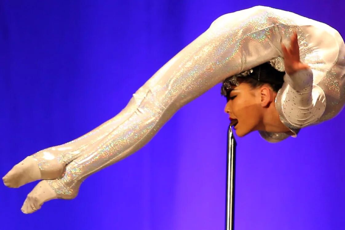 Гибкая каучук. Цирковая гибкость. Гибкая каучук. Алина руппель конторсия. Гибкая каучук.