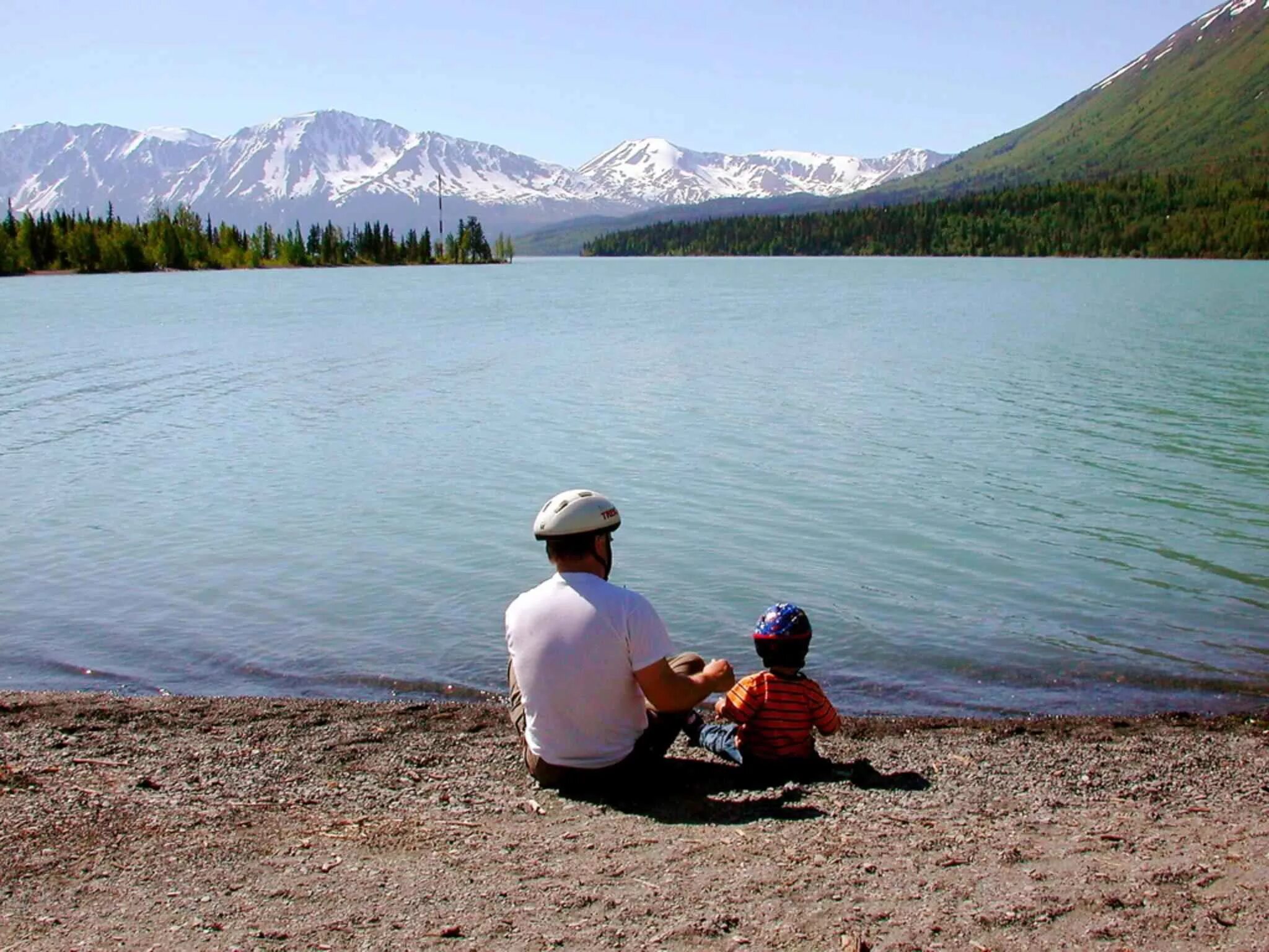 Батьки озеро. Дети на озере. Озеро отца. С папой на озере. Про озеро детям