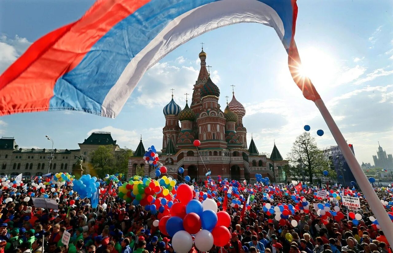 Через праздник. День россии празднование. с днем россии. главный праздник россии. день россии праздник фото.