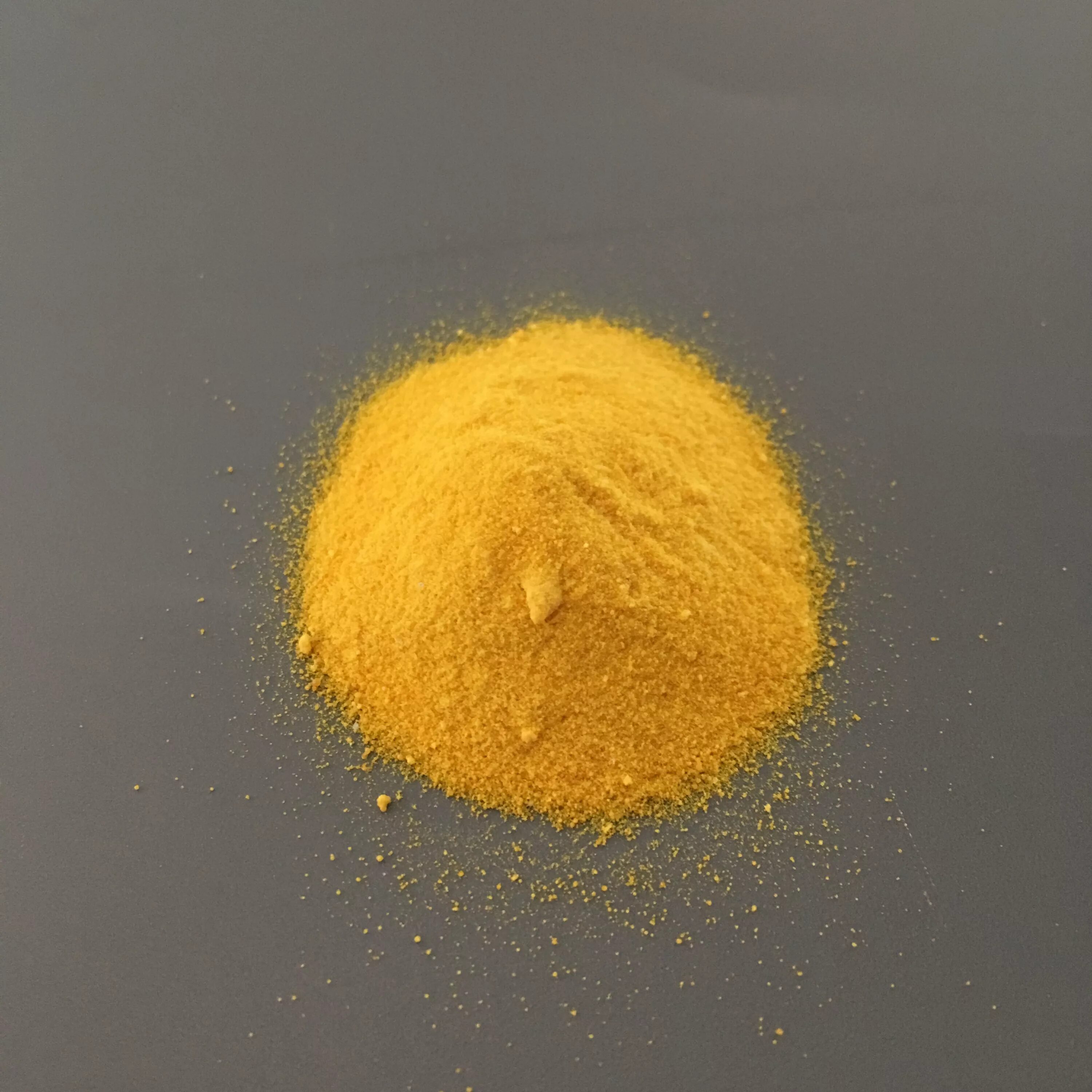 Какой хлорид желтого цвета. Желтые хлориды. Хлорид алюминия. Хлористый цвет. Хлорид алюминия цвет.