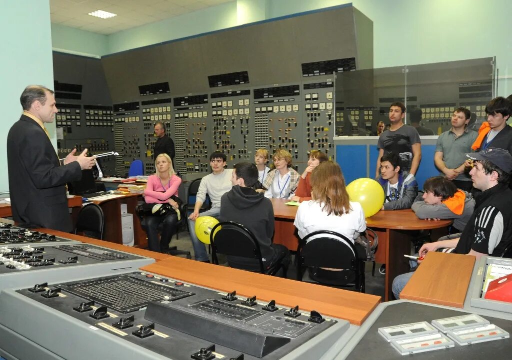 Энергетический вуз иваново. Институт энерго. Вуз иваново игэу. Институт энерго. Энерго институт смоленск фот.