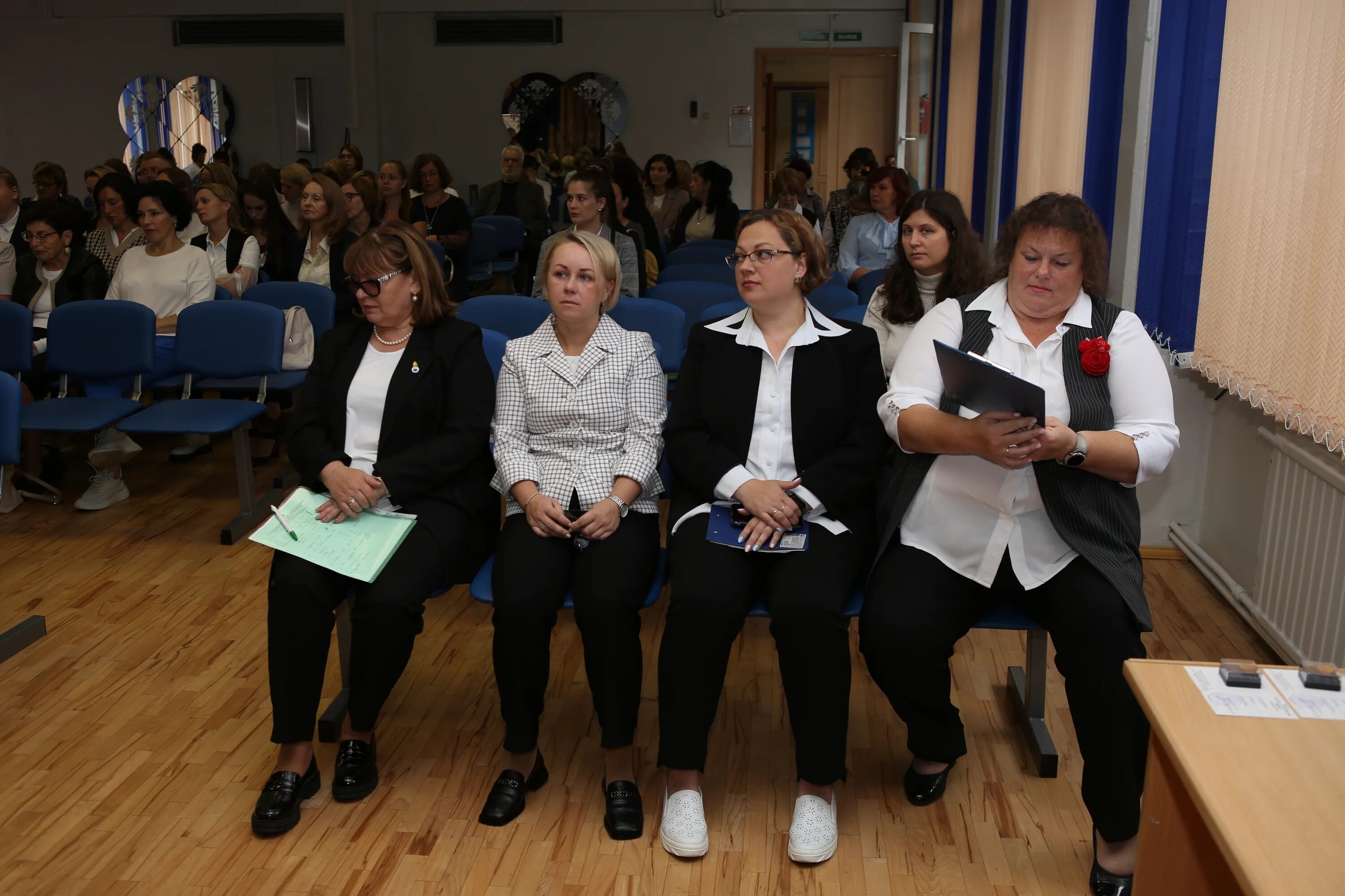 Лицей 3 иркутск. Современный лицей планировка. Лицей будущего. Лицей будущих лидеров благовещенск. Микрорайон солнечный школа екб.