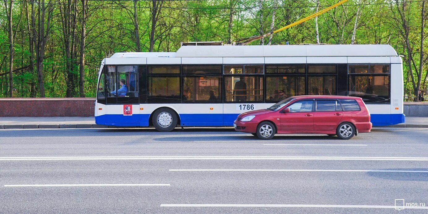 Троллейбус 61 москва. Троллейбусные остановки в москве. Сварз маз 203. Остановки московского троллейбуса. Взтм-5284 москва.