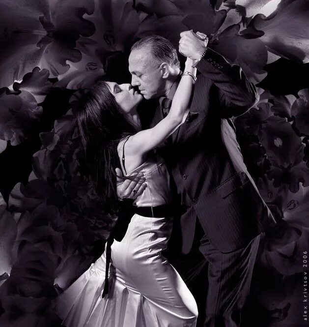 танцует пара в белом. танец мужчины и женщины. парень и девушка танцуют. танцует пара в белом. пара танцует.