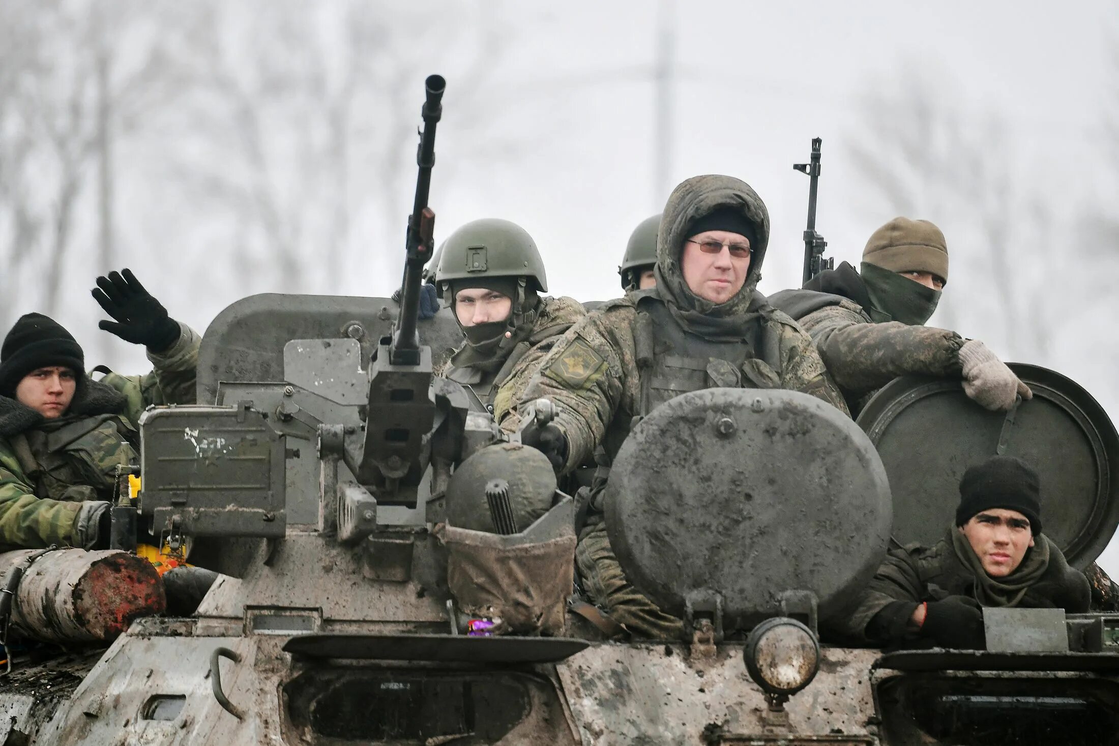 Сколько наших погибло при взятии авдеевки. Российский солдат. Военные Украины. Российские солдаты на Украине. Рассийкая аримяия в Украина.