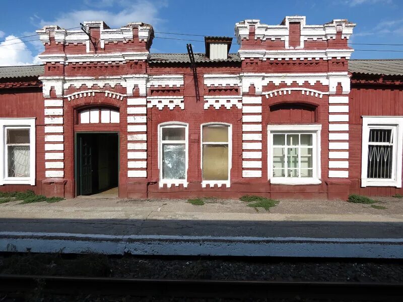Станция Покровск Энгельс. Железнодорожная станция Покровск Энгельс. Вокзал Покровск Энгельс.