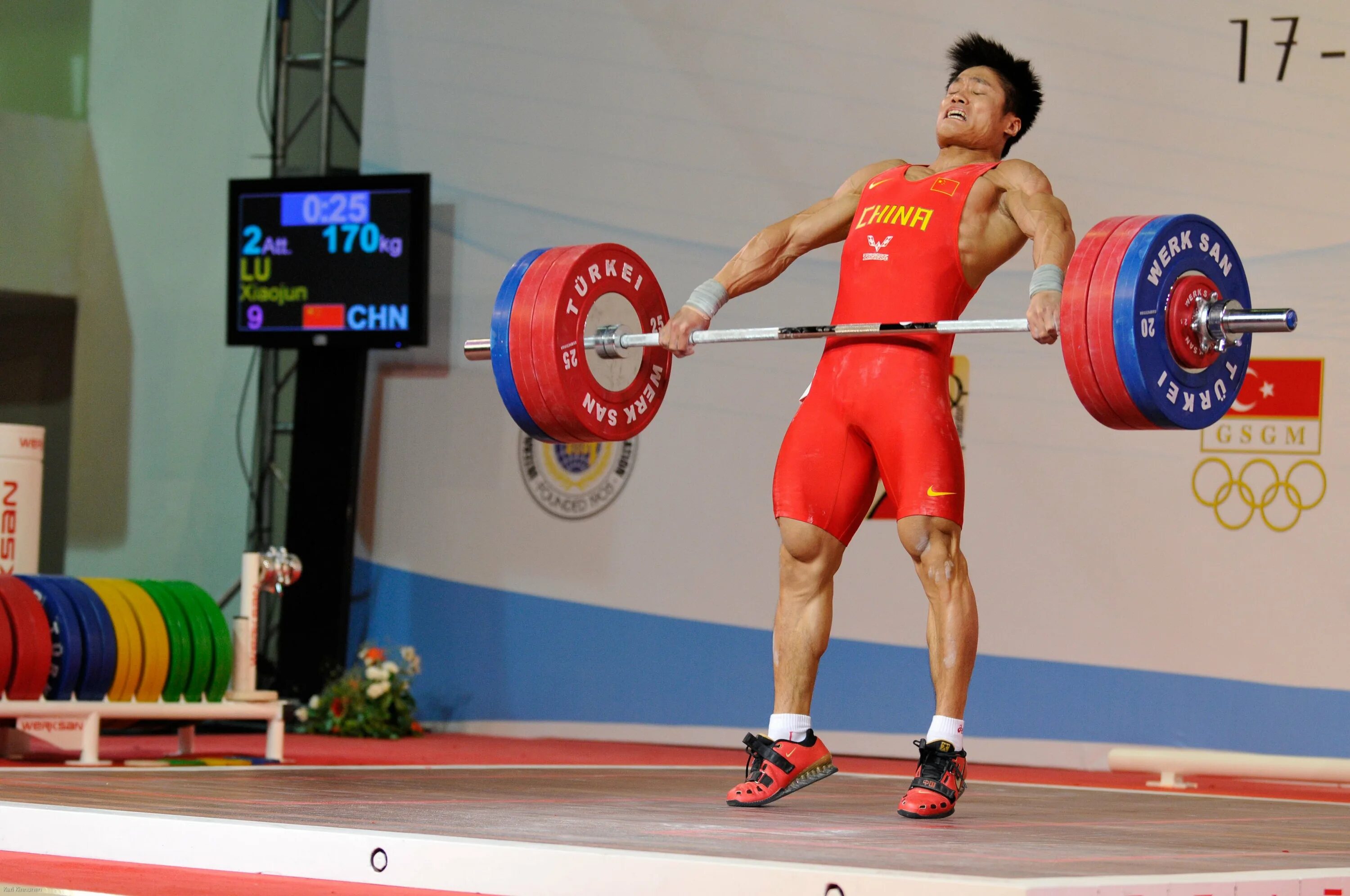 Lu Xiaojun тяжелая атлетика. Lu Xiaojun вес. Lu Xiaojun тренировки. Lu Xiaojun штангетки.