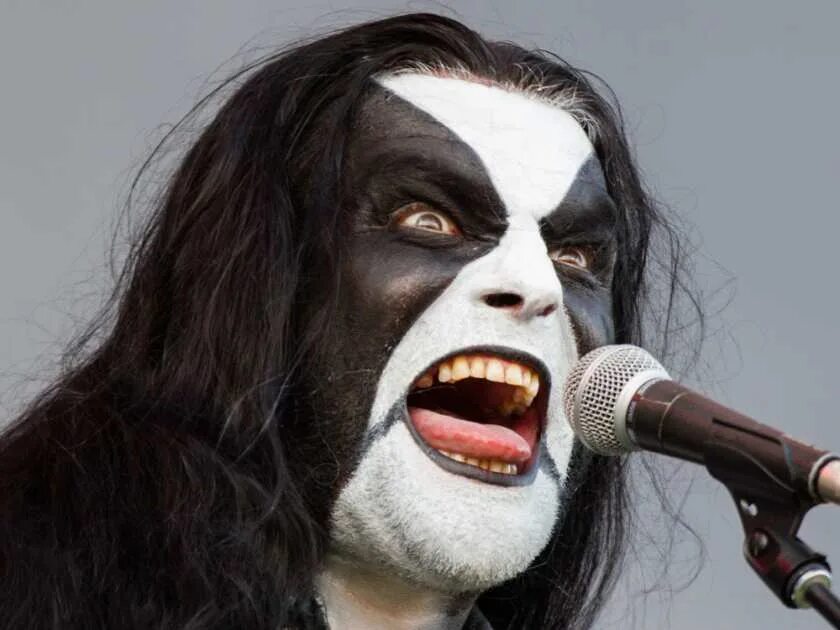 Abbath doom occulta. Abbath Immortal. Аббат иммортал без грима. Abbath без грима. Immortal Abbath с топором.