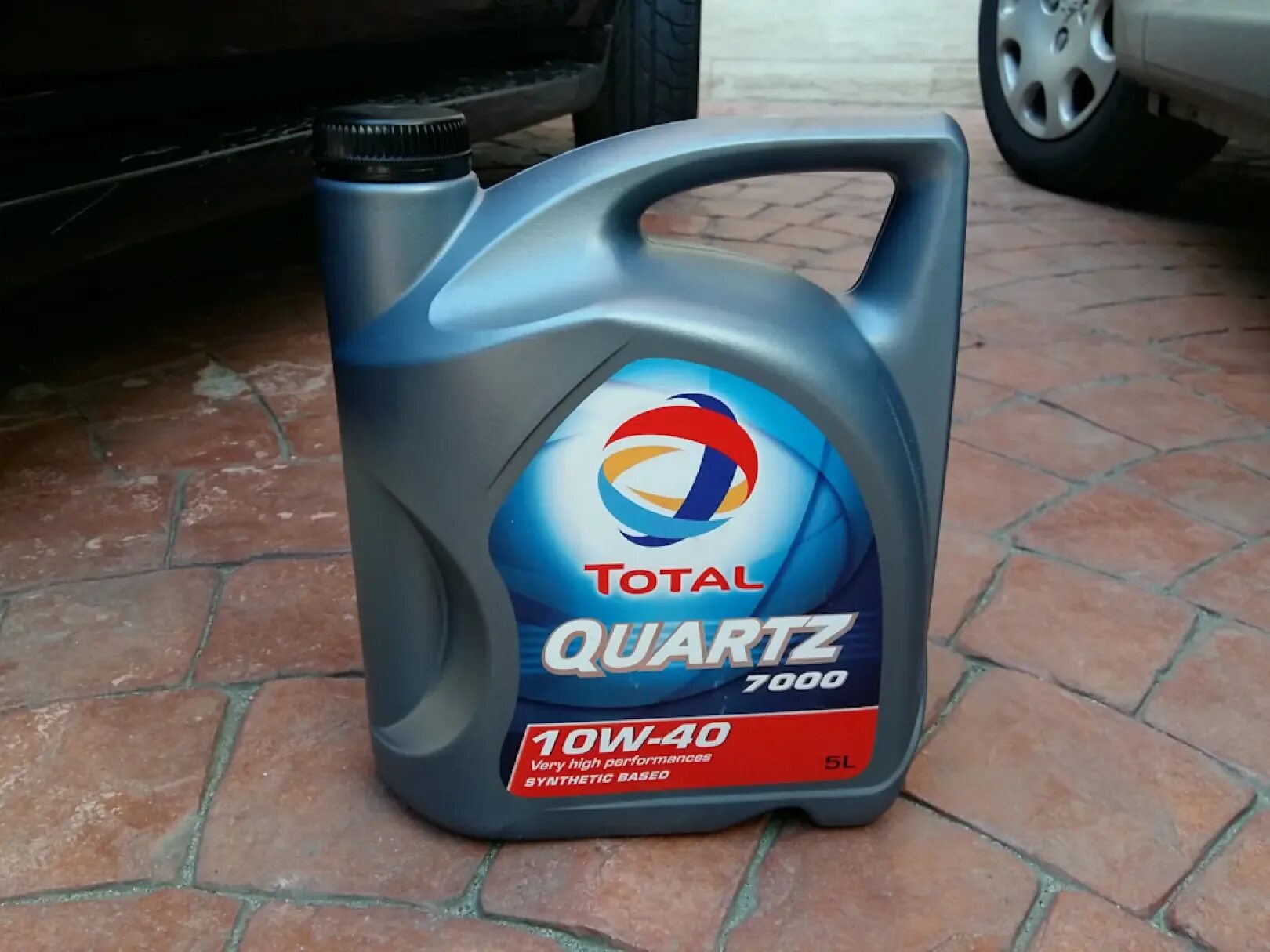 Масло total quartz 7000. Тотал кварц 7000 10w 40 полусинтетика. 11040501 total quartz diesel. castrol total quartz magnetic professional 10w40.