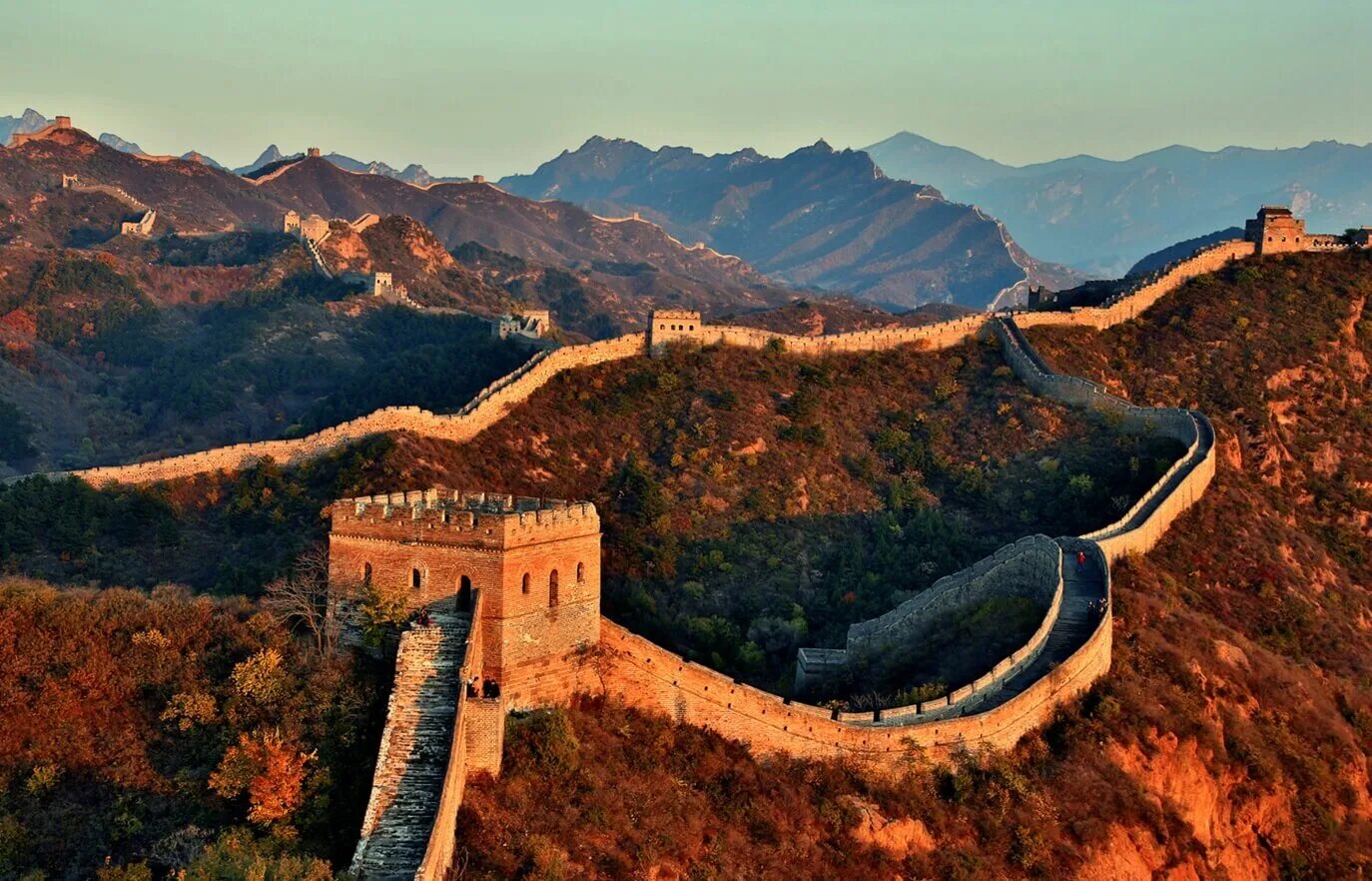 Сколько лет великий стене. Великая китайская стена цинхай. Всемирное наследие ЮНЕСКО Великая китайская стена. Цзиньшаньлин Великая китайская стена. Великая китайская стена Хубэй.