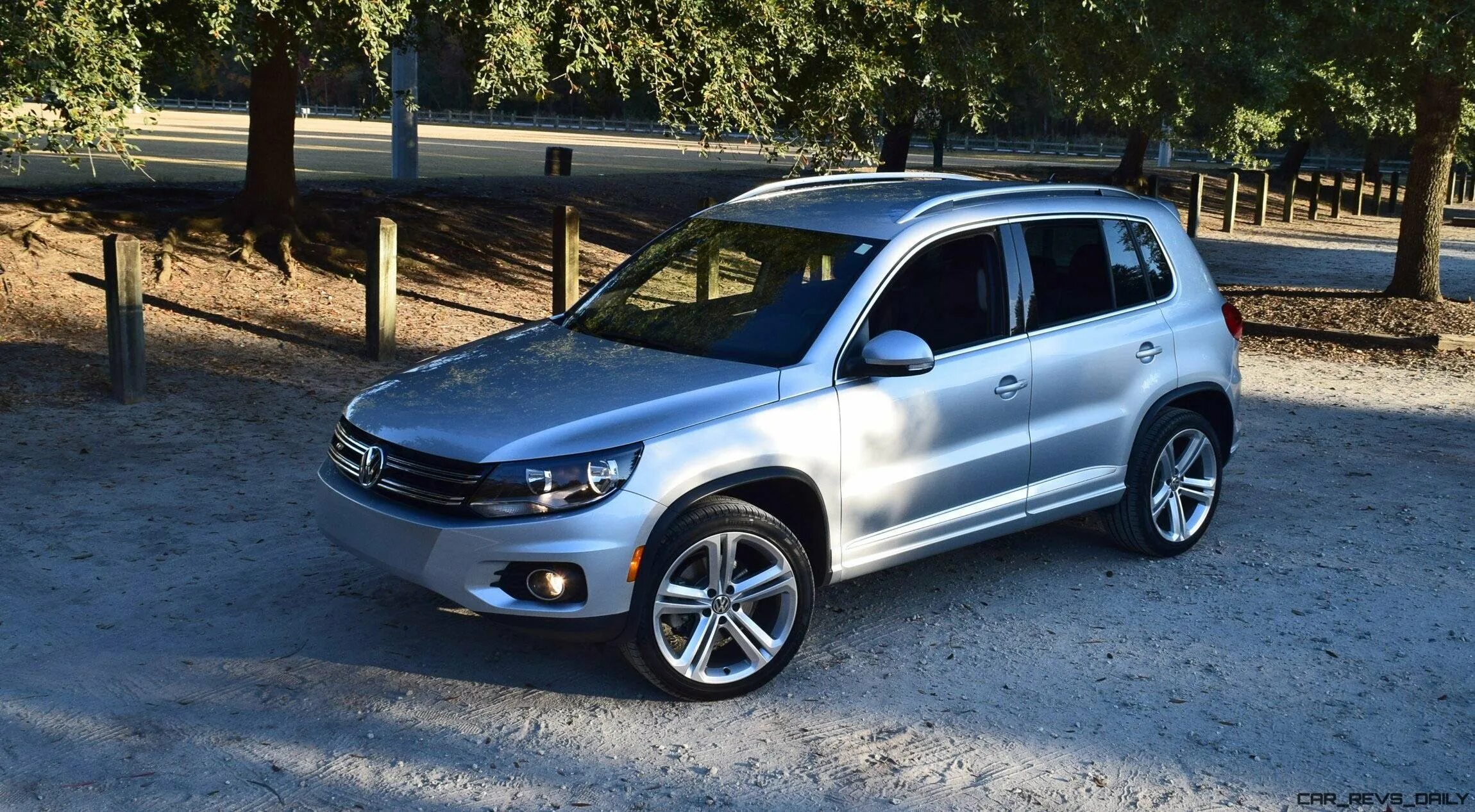 Диски тигуан 2015. Фольксваген тигуан 1. volkswagen tiguan r line 2013. vw tiguan r line r18. volkswagen tiguan 1 диски.