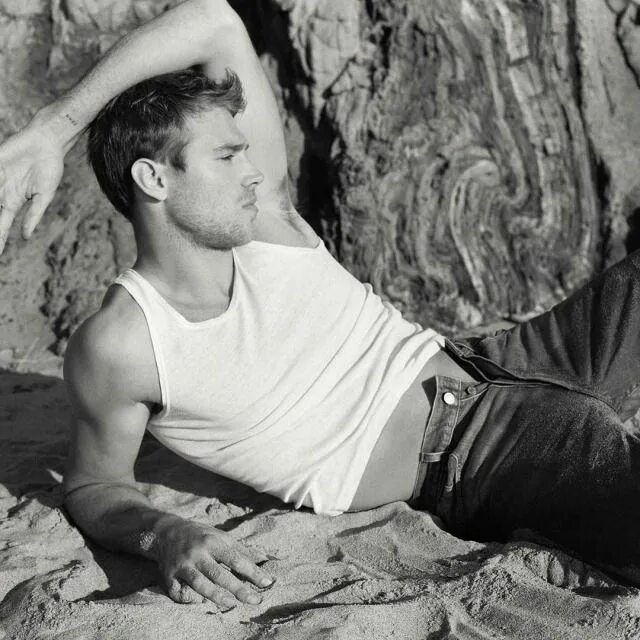 W man. Муж шейн уэст. Шейн мужской одежды магазин. Tag w ryan. W man.